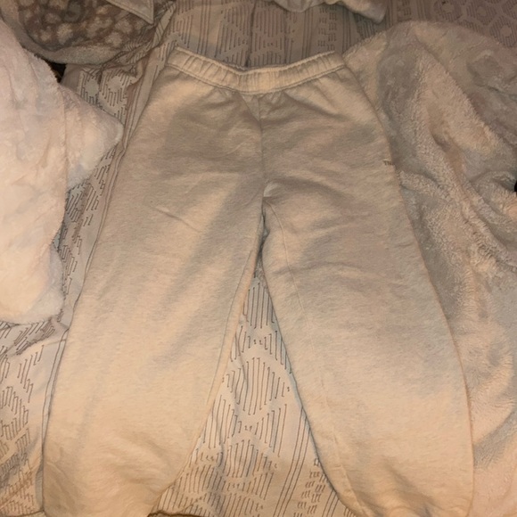 Aritzia TNA sweat fleece,cozy fleece mega fit,in size 2 extra small,never worn - Picture 1 of 5